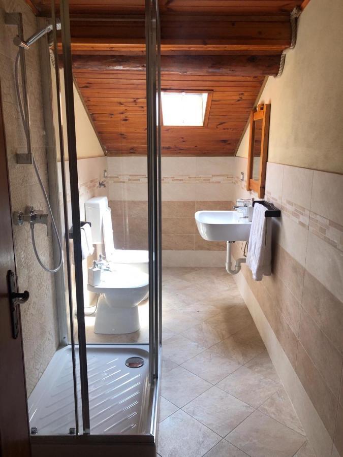 La Mansarda Di Casa Vacanze La Vite Bordogna Exteriör bild